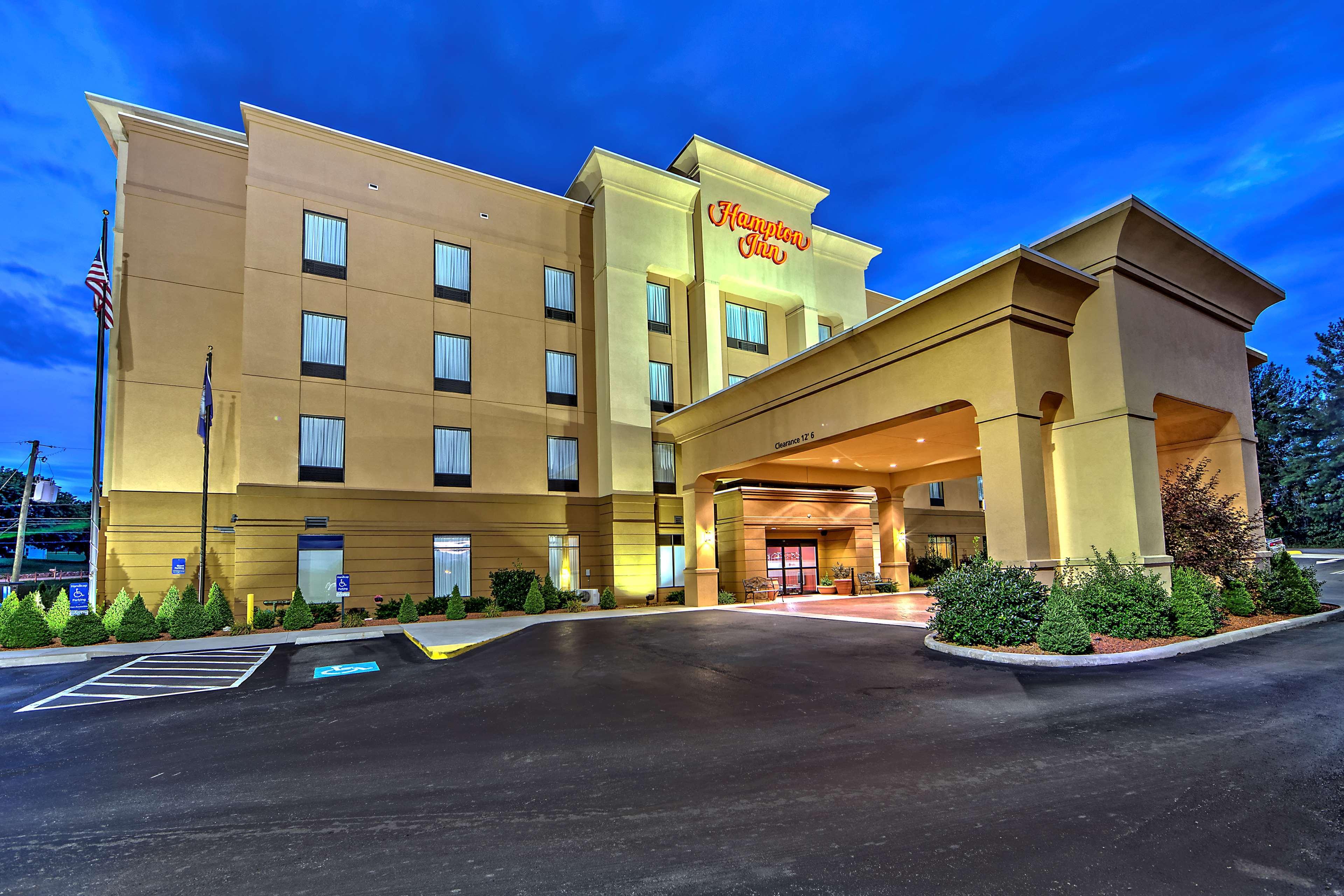 Hampton Inn Galax Exterior photo