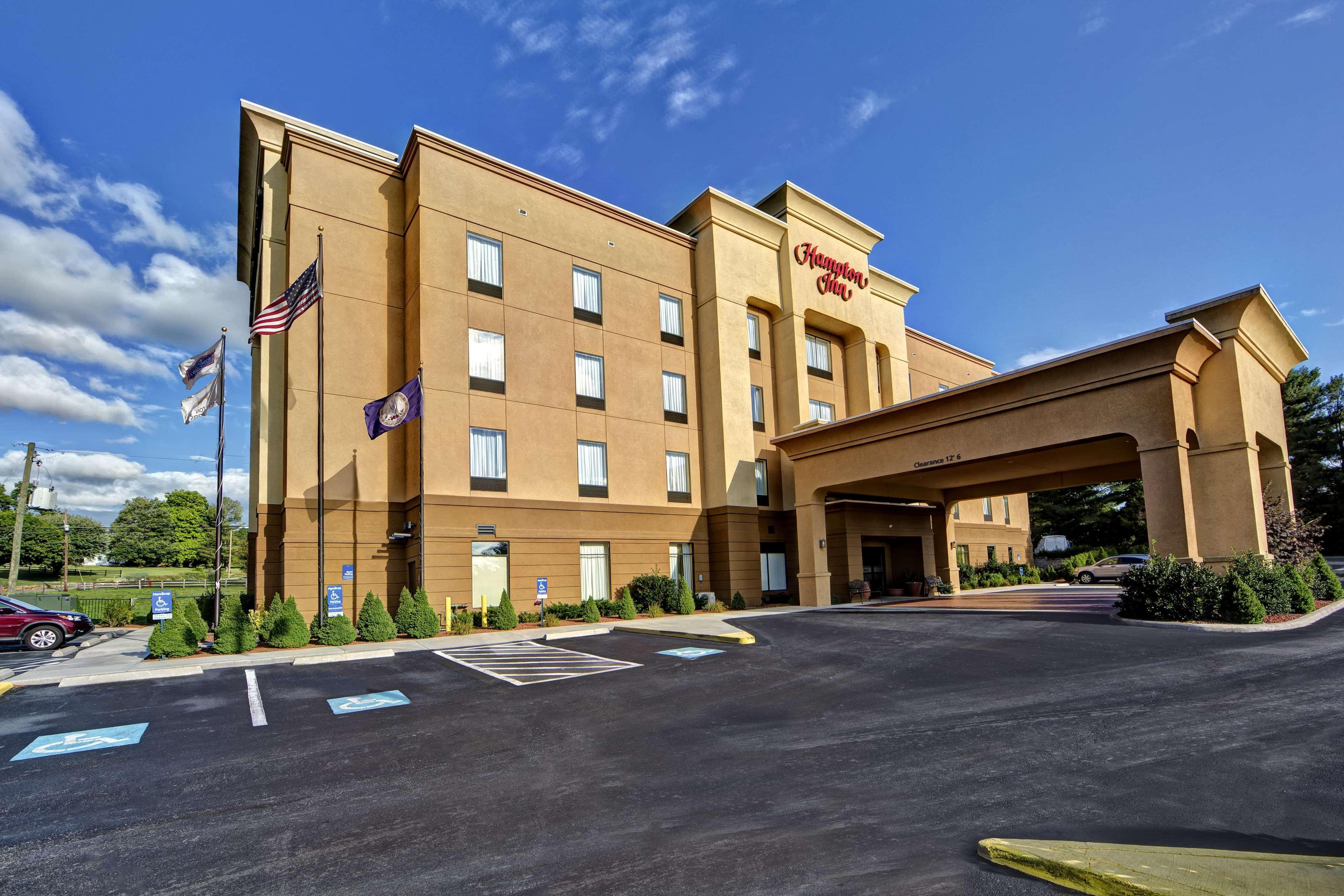 Hampton Inn Galax Exterior photo